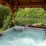 Arboretum Nyaralo - Kuelteri Jakuzzival Holiday home Szarvas
