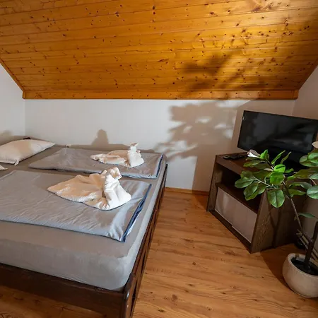 別荘 Arboretum Nyaralo - Kuelteri Jakuzzival