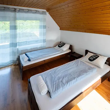 Arboretum Nyaralo - Kuelteri Jakuzzival サルバシュ