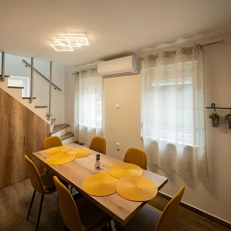 Arboretum Nyaralo - Kuelteri Jakuzzival サルバシュ