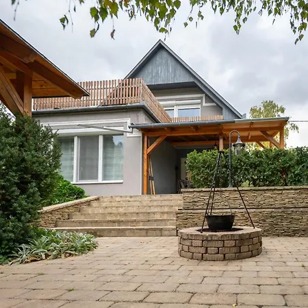 Arboretum Nyaralo - Kuelteri Jakuzzival